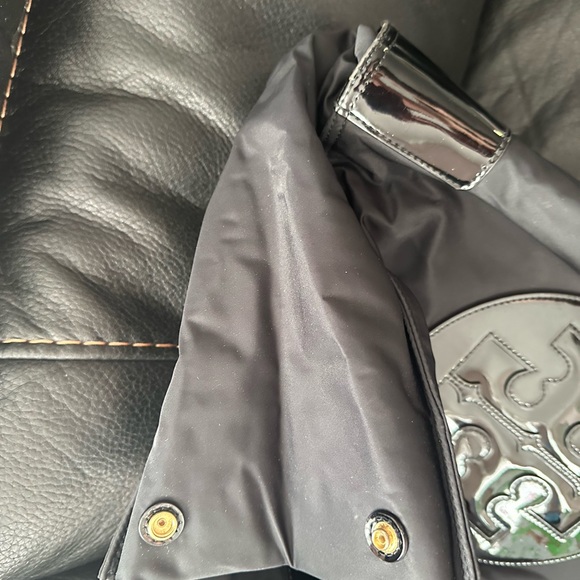 ELLA PATENT TOTE BAG black - Picture 5 of 9